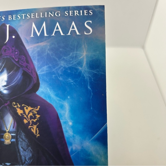 The Assassin's Blade Book by Sarah J. Maas Throne of Glass - Picture 7 of 13